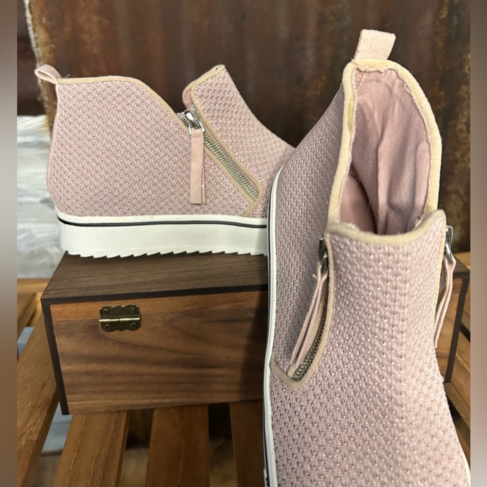 Steve Madden Women’s Wedge Sneaker’s Blush Pink Knit Zip Booties - Picture 7 of 10